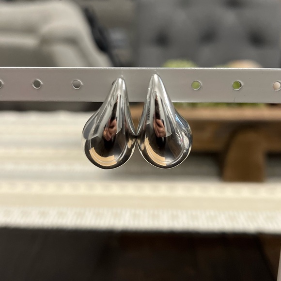 Fantasy Raindrop Earrings - Picture 4 of 4